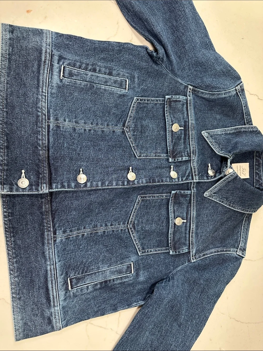 cinq a sept Denim Label Tag on Dark Blue Fabric - Picture 4 of 6
